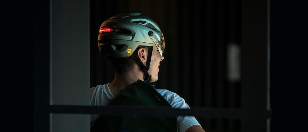 MET Magnetic USB rechargeable rear cycle helmet light