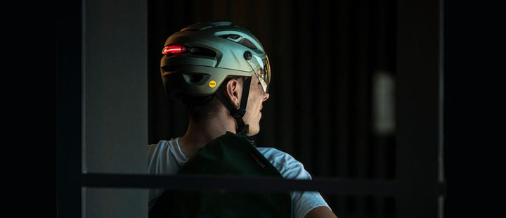 MET Magnetic USB rechargeable rear cycle helmet light