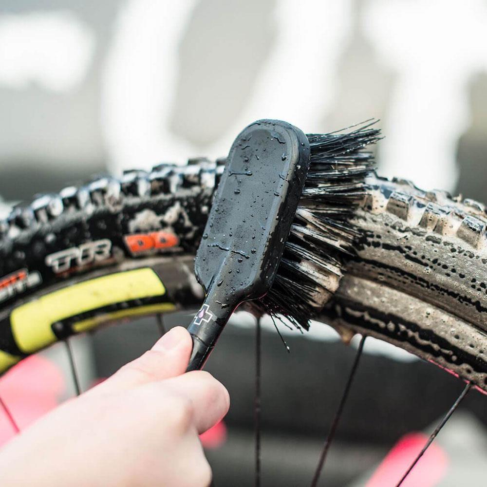 Muc-Off Bike Tyre and Cassette Cleaning Brush – Sprocket Gear