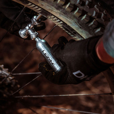 Lezyne Control Drive CO2 pump 16g CO2 Cartridge