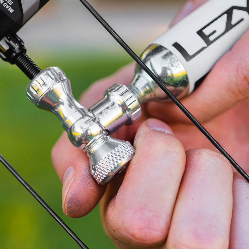 Lezyne Control Drive CO2 pump 16g CO2 Cartridge