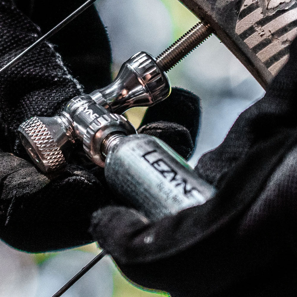 Lezyne Control Drive CO2 pump 16g CO2 Cartridge